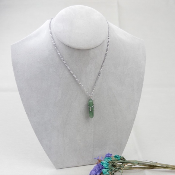 Green Aventurine wire wrapped bullet necklace - Picture 3 of 4